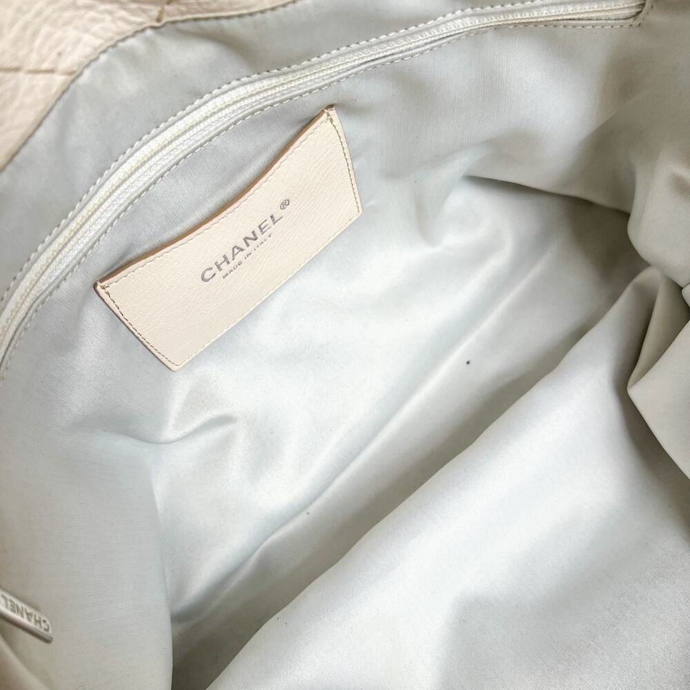 CHANEL On the Road Cream Leather Large Tote - Picture 7 of 15